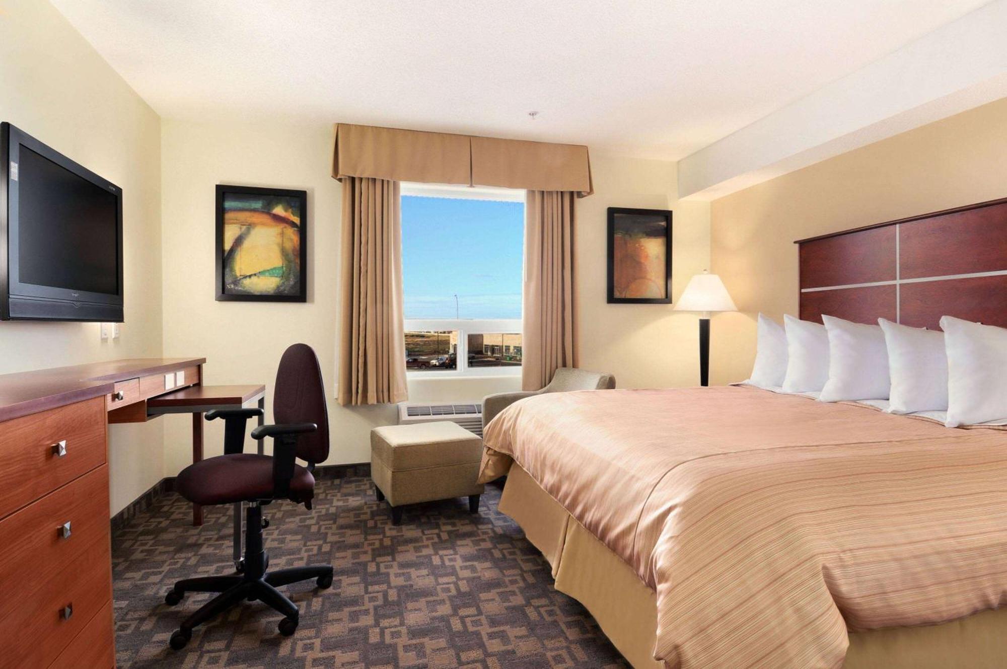 Days Inn By Wyndham Grande Prairie Extérieur photo
